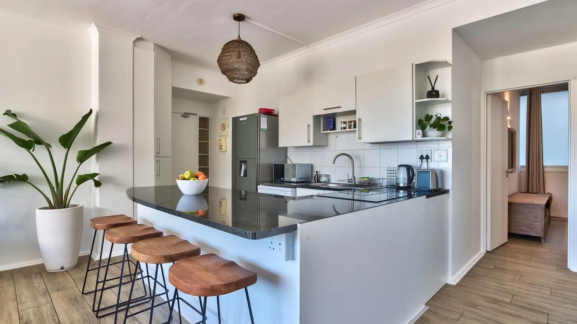 Spacious 2 Bedroom Apartment With Table Mountain View Cape Town 0*,  South Africa
