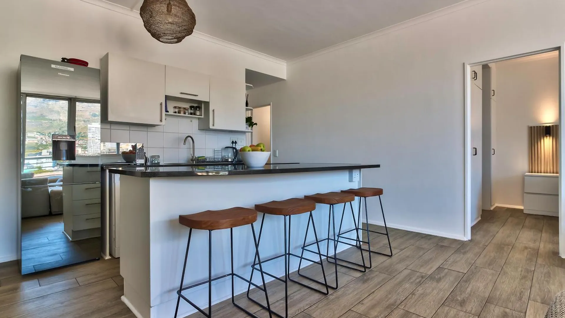 Spacious 2 Bedroom Apartment With Table Mountain View Cape Town