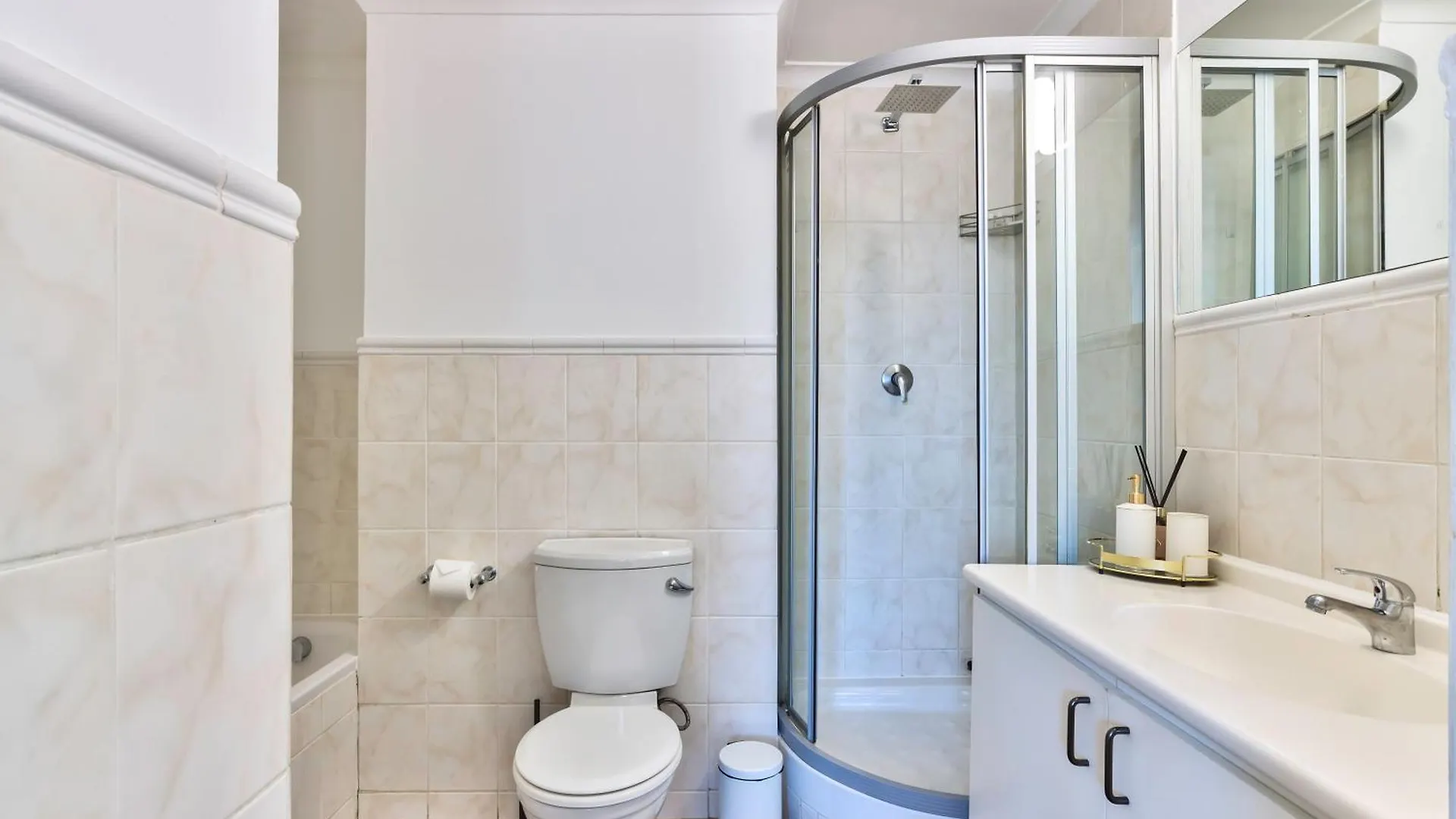 Spacious 2 Bedroom Apartment With Table Mountain View Cape Town South Africa