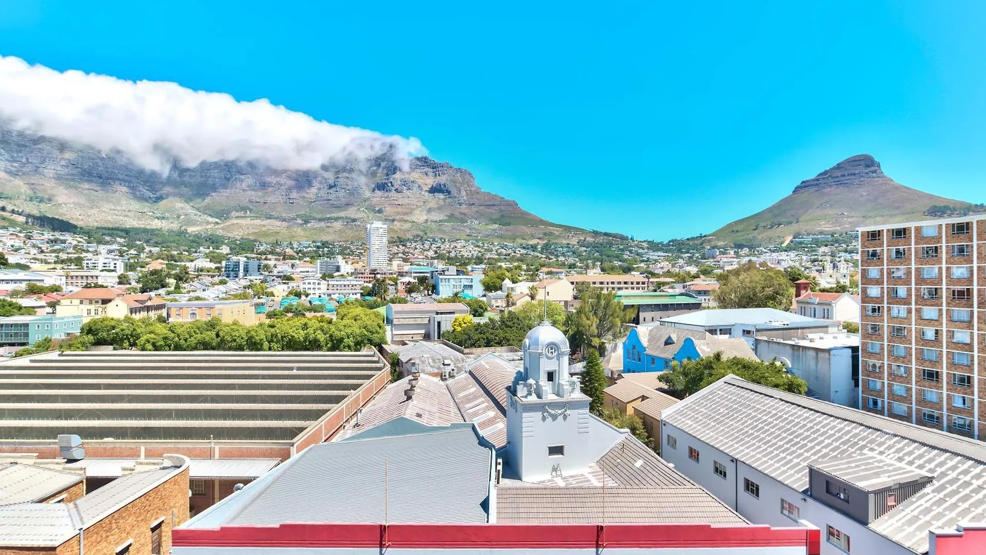 Spacious 2 Bedroom Apartment With Table Mountain View Cape Town